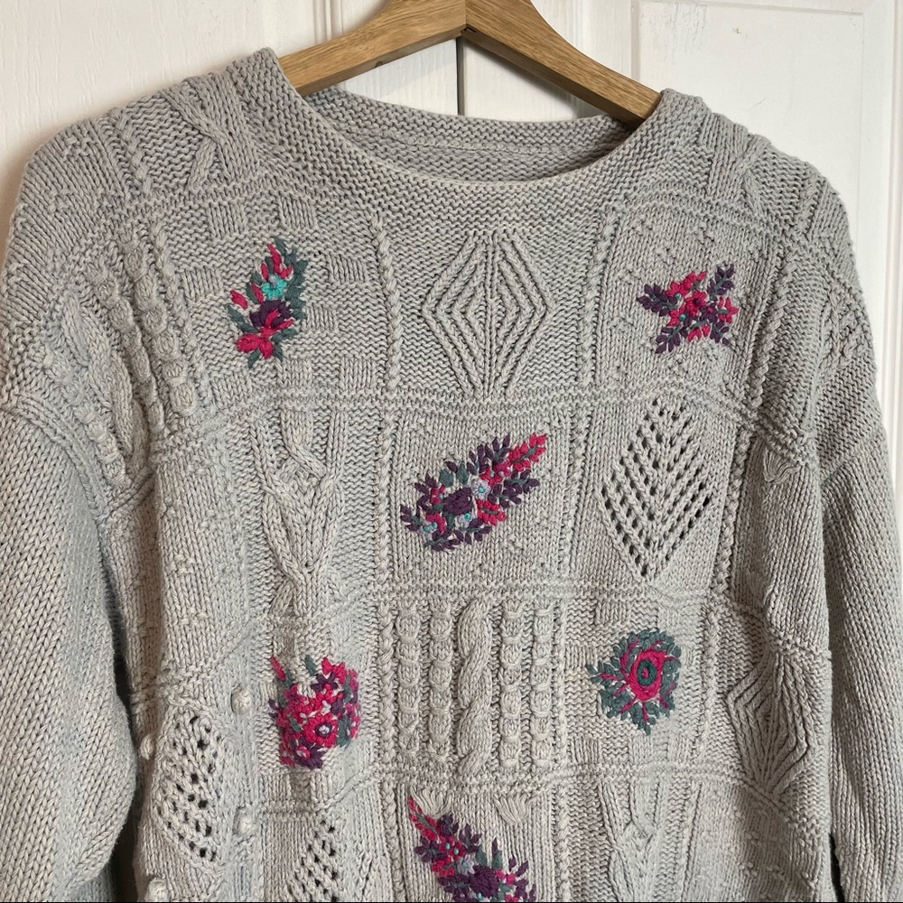 Floral Patterned Motif COTTAGECORE COZY Knit Sweater THREAD ART EMBROIDEREDY